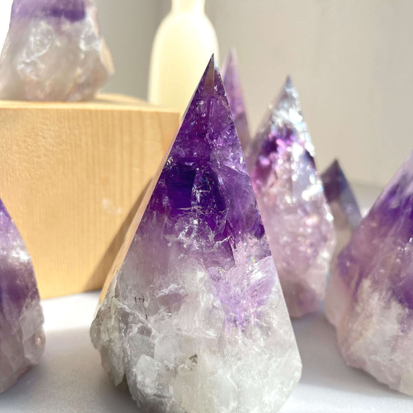 Natural Amethyst Point Crystal Structure Detail