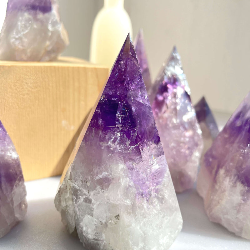 Natural Amethyst Point Crystal Structure Detail