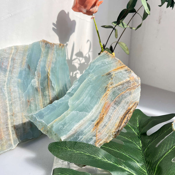 Side angle of wholesale blue onyx crystal healing slab