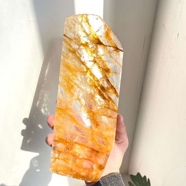 Wholesale Packaging of Golden Healer Crystal Slabs for Bulk Orders