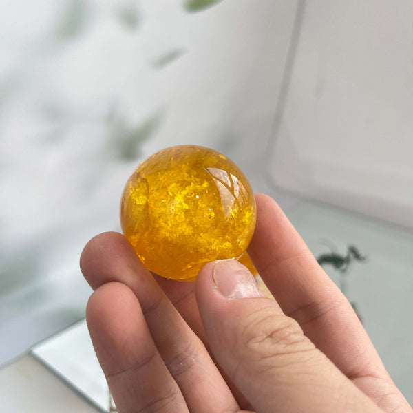 Honey Mica Fluorite Sphere Light Refraction Wholesale Crystal Stone