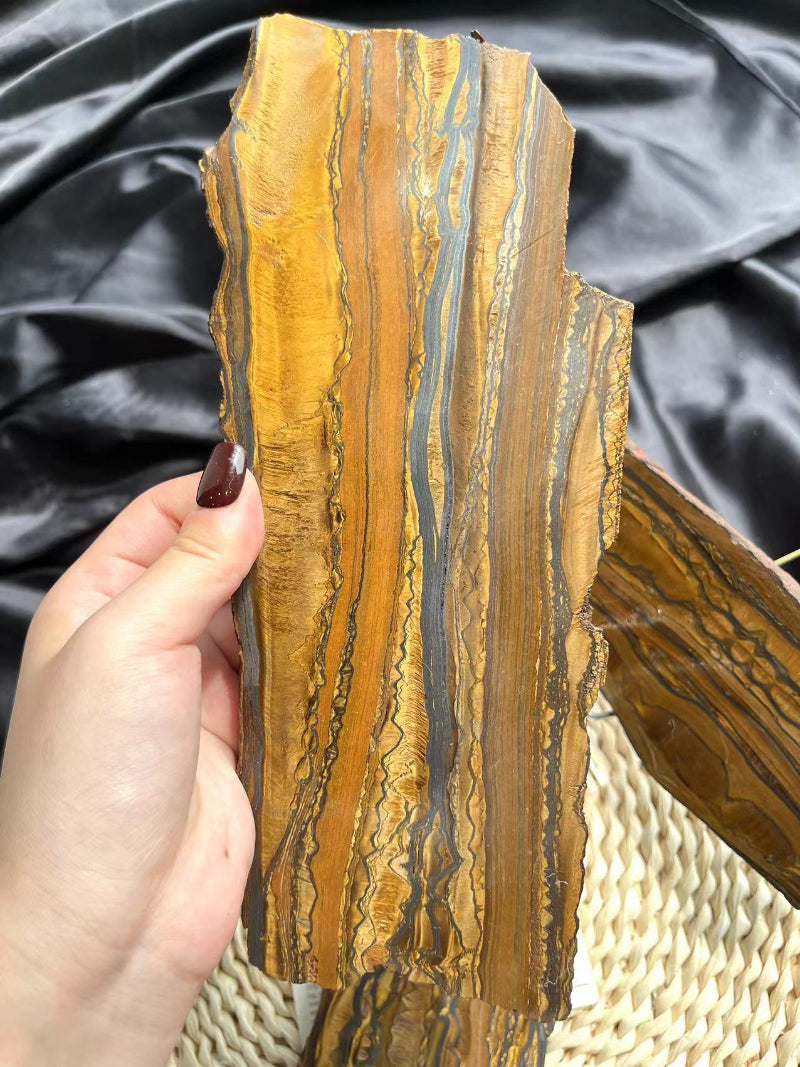 Natural Tiger Eye Crystal Slab for Home Decor and Collection Display