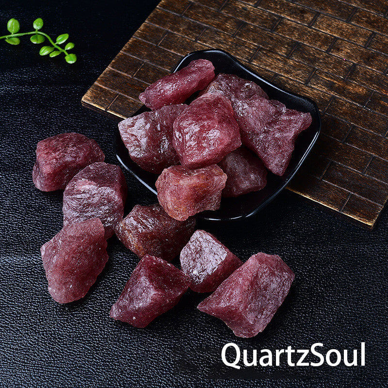Strawberry Quartz Raw Crystal Collection In Decorative Black Dish