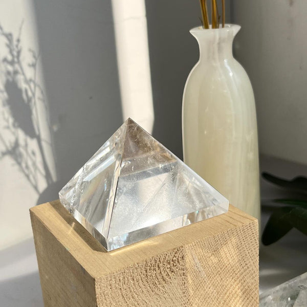 Premium wholesale natural clear quartz crystal with exceptional clarity for healing and decoration
