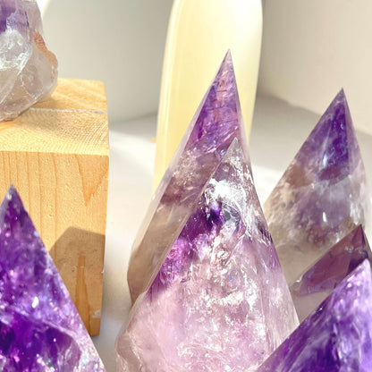 Wholesale Amethyst Points Group Crystal Collection
