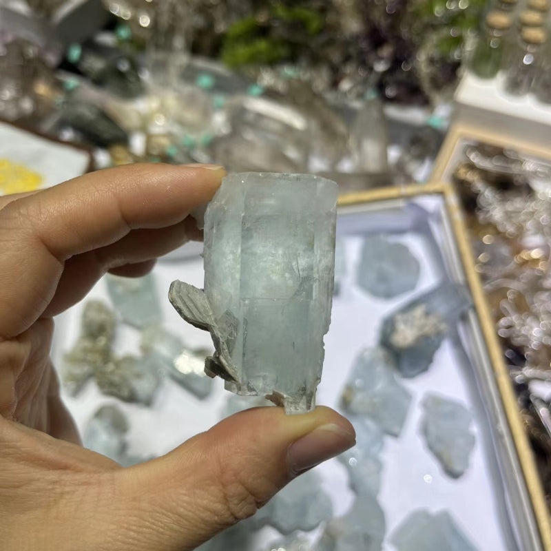High Clarity Aquamarine Crystal Specimen for Bulk Orders