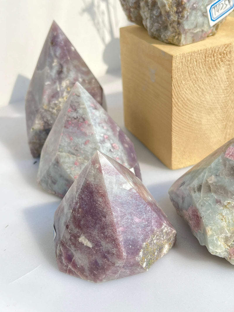 Wholesale Lepidolite Crystal Points Bulk Packaging Options
