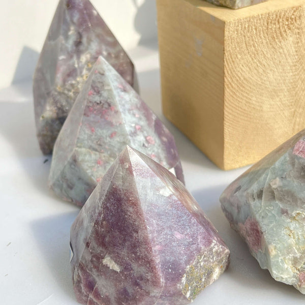 Wholesale Lepidolite Crystal Points Bulk Packaging Options