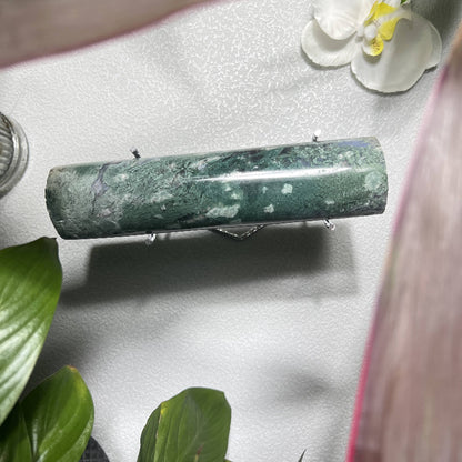 Elegant moss agate bracelet holder showing natural patterns wholesale