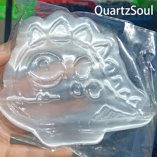 Big Eye Dragon Shape Selenite Crystal for Wholesale Crystal Suppliers