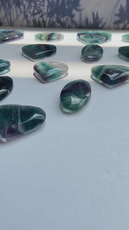 Wholesale Natural fluorite Palm Stone｜Heart