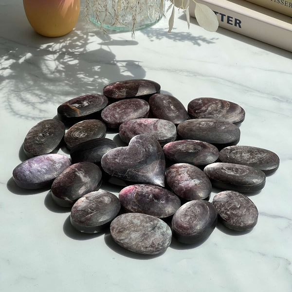 Close-up Texture of Wholesale Purple Mica Palm Stone
