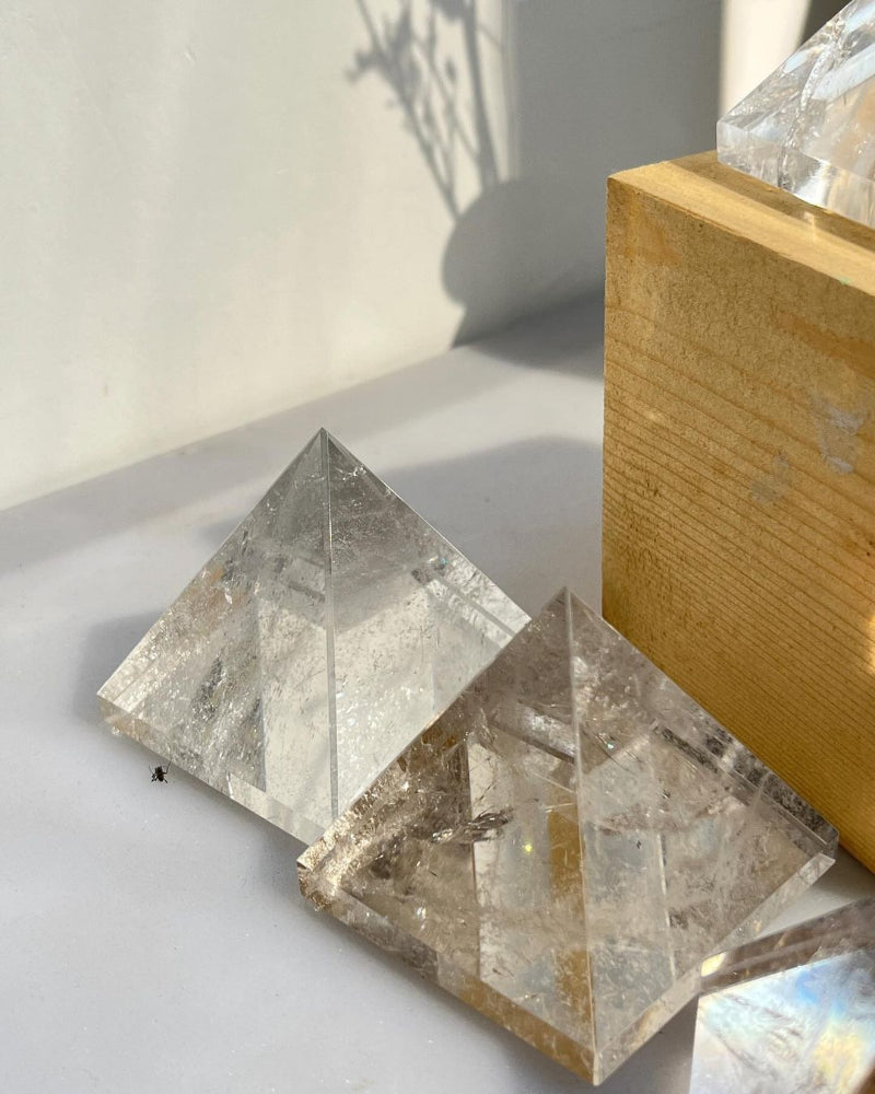 Natural clear quartz healing stones available at wholesale prices