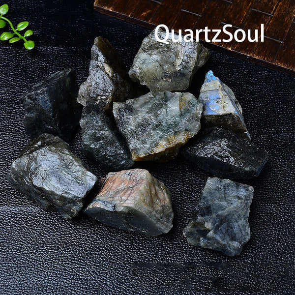 Natural raw labradorite crystal specimens with iridescent blue flash effect, 2-5cm size range