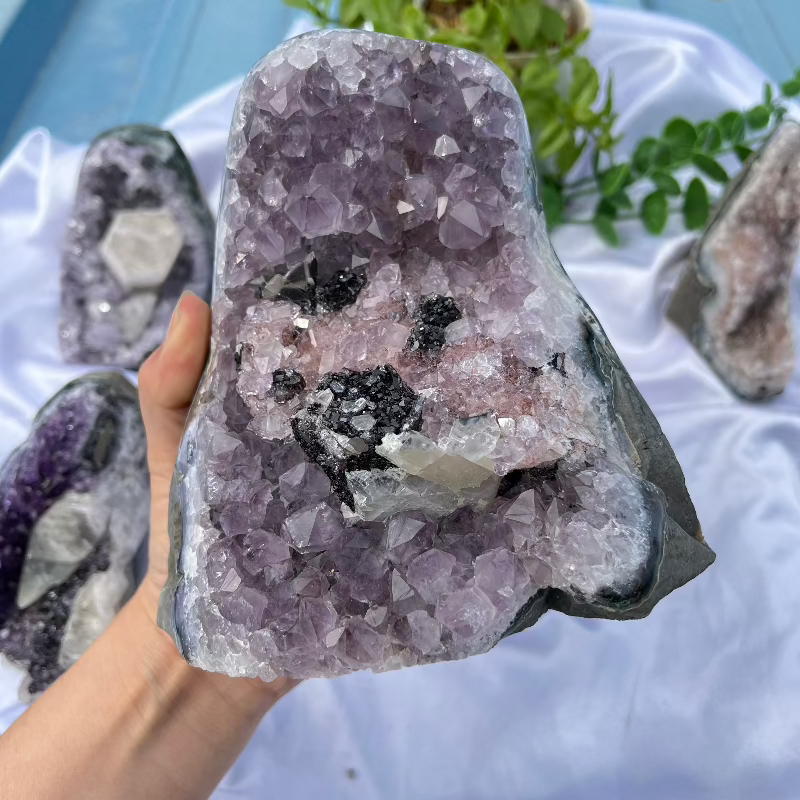 Sugar druzy crystal used as natural bracelet holder display